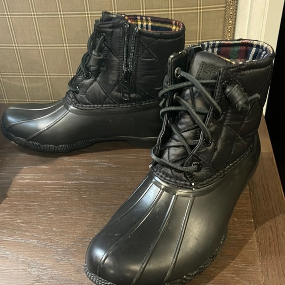 Sperry Duck Boots, all Black, size 6